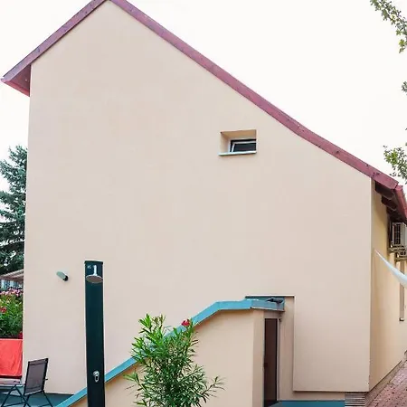 Illyes Vendeghaz Balatonfured